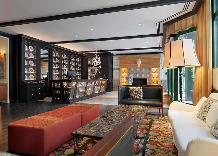 Hotel H10 Casa De La Plata Sevilla